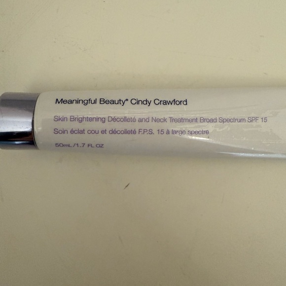 Meaningful Beauty Cindy Crawford Skin Brightening Décolleté and Neck Treatment - Picture 3 of 4